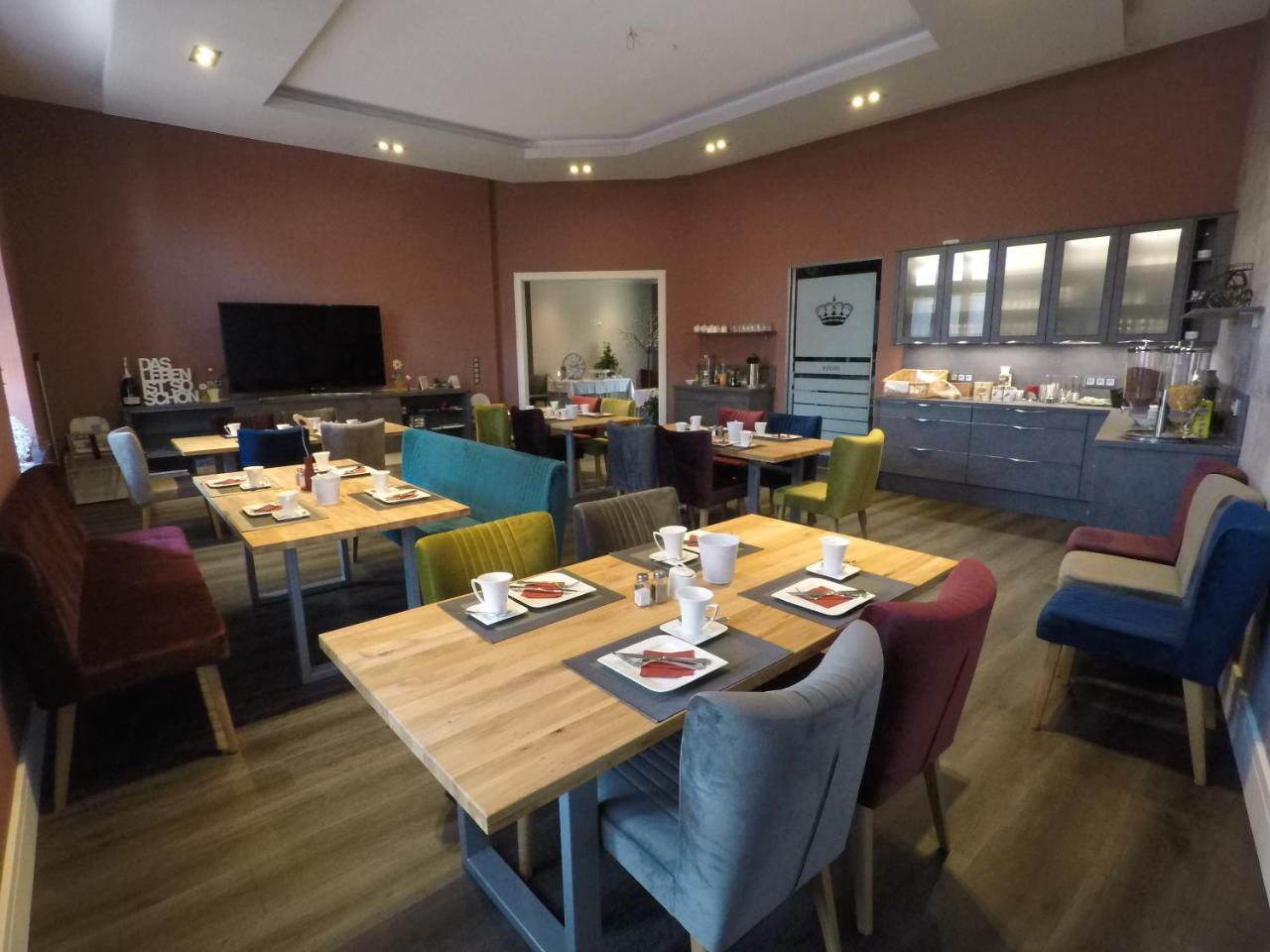Hotel - Pension & Gaststaette "Alter Koenig" Hettstedt ภายนอก รูปภาพ