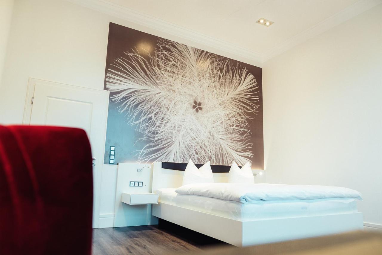 Hotel - Pension & Gaststaette "Alter Koenig" Hettstedt ภายนอก รูปภาพ