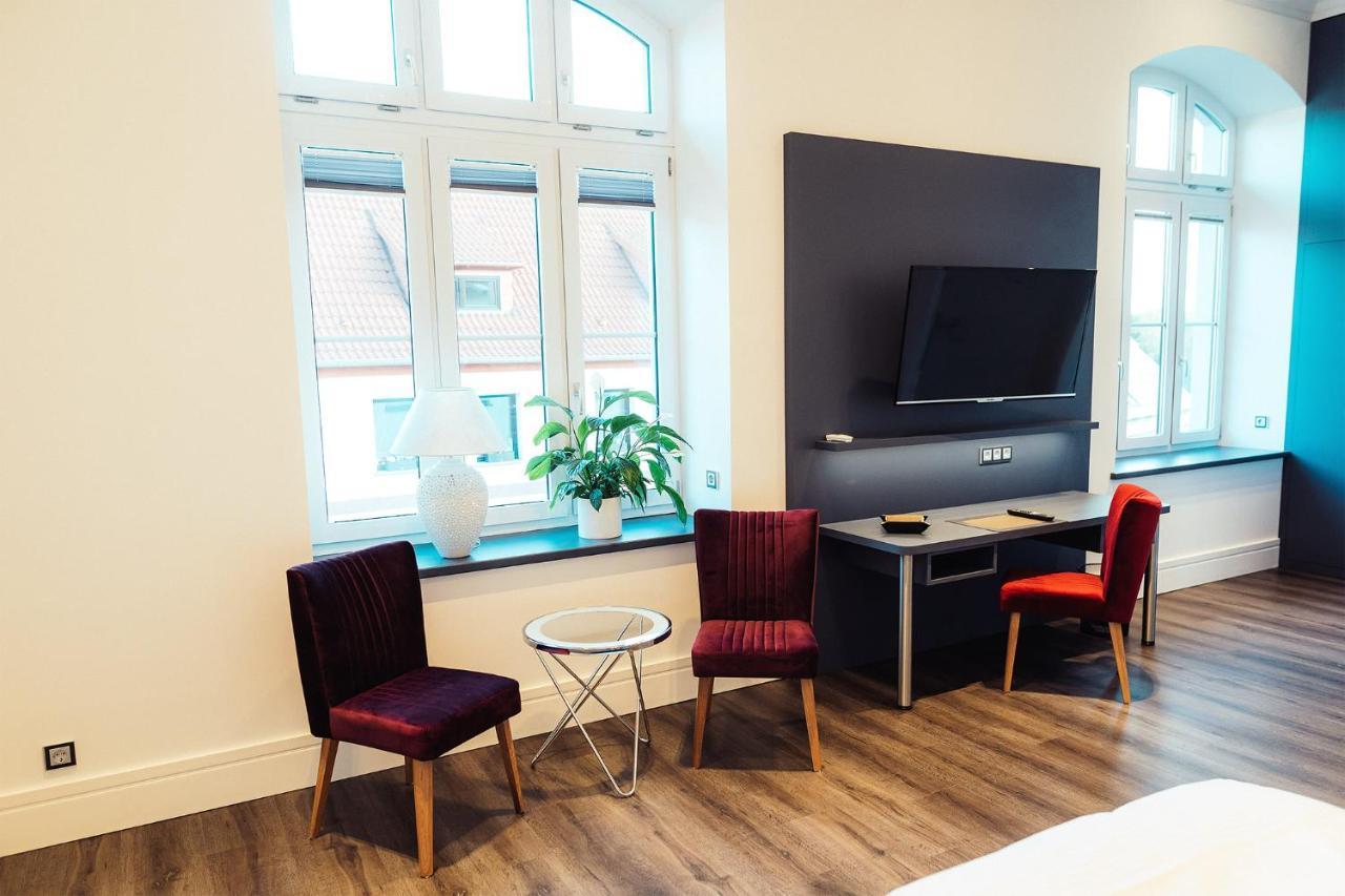 Hotel - Pension & Gaststaette "Alter Koenig" Hettstedt ภายนอก รูปภาพ